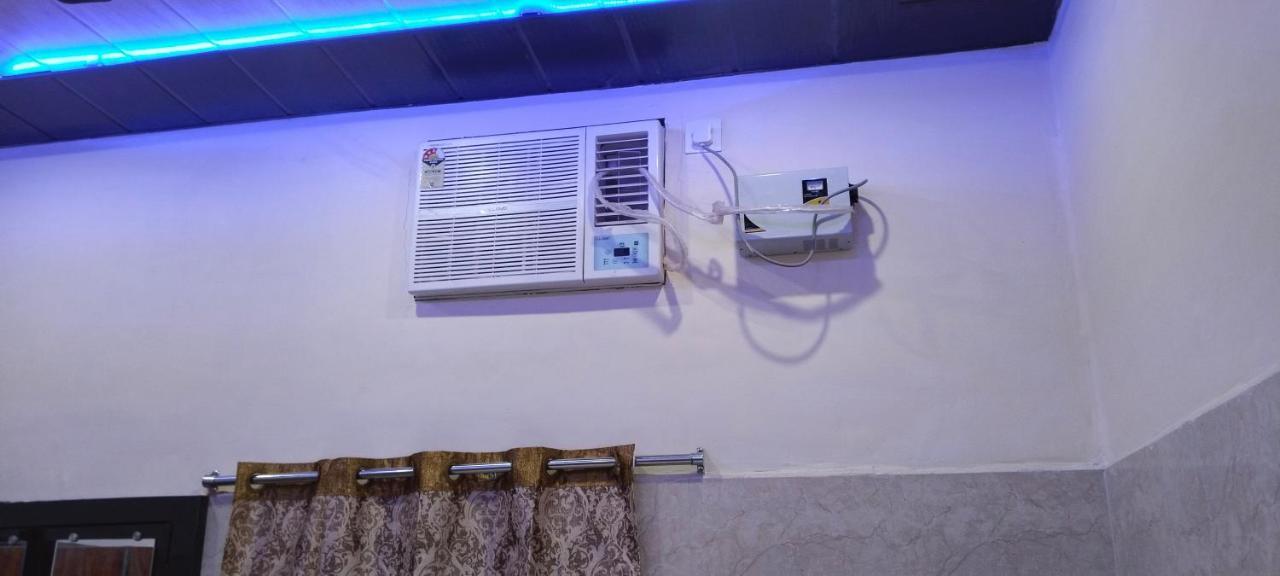 Saroja Paying Guest House Varanasi Exteriör bild