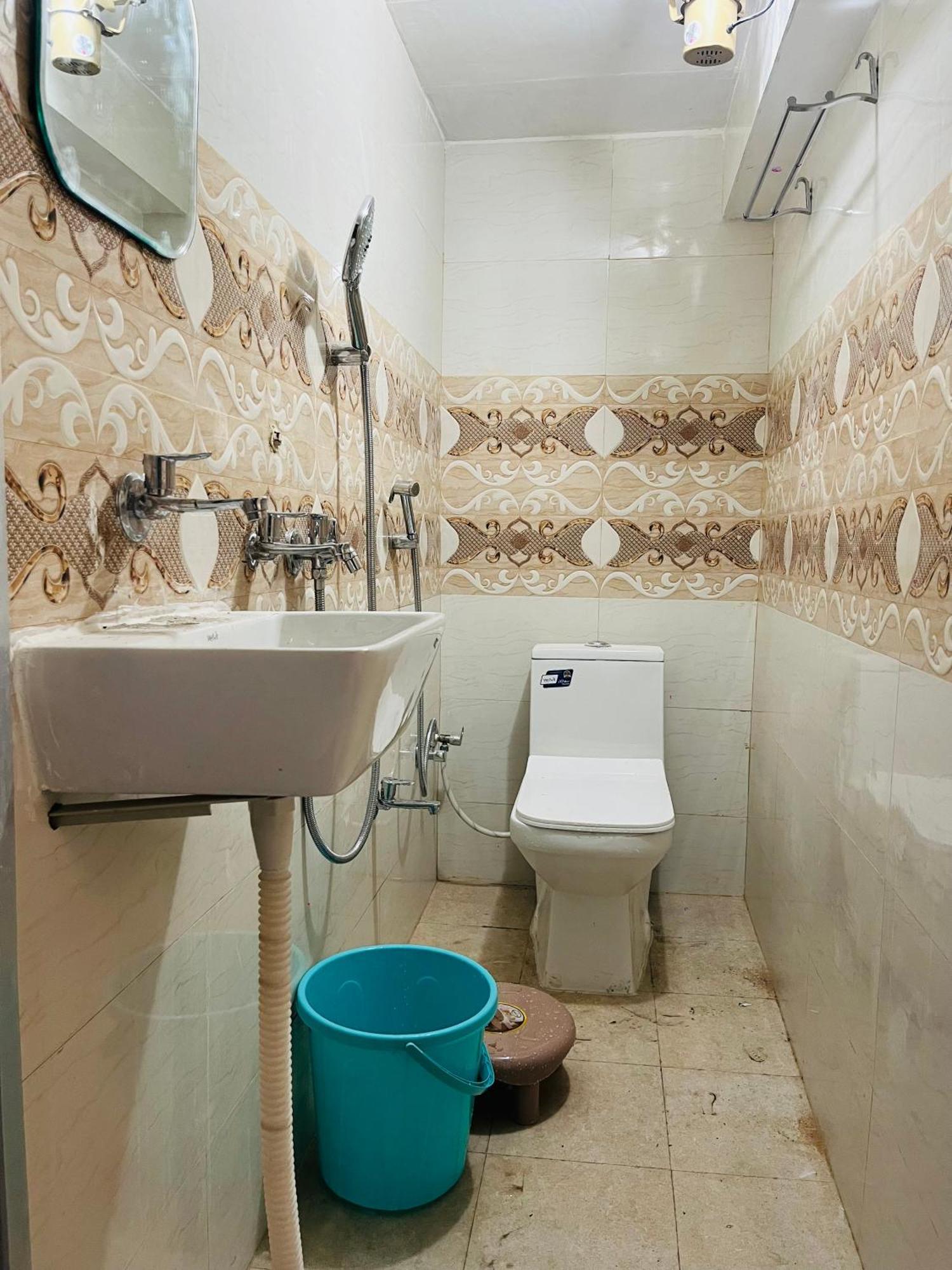 Saroja Paying Guest House Varanasi Exteriör bild