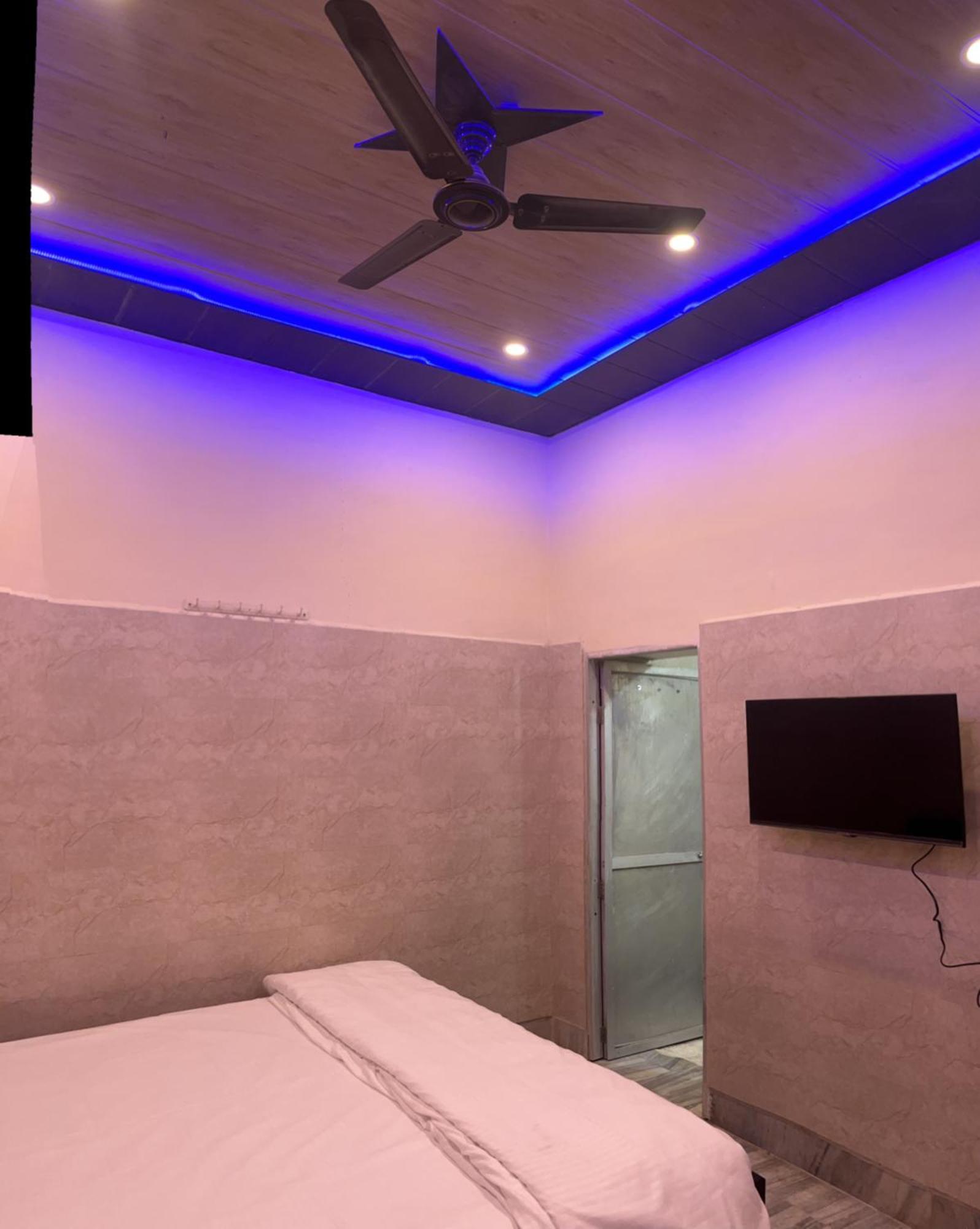 Saroja Paying Guest House Varanasi Exteriör bild