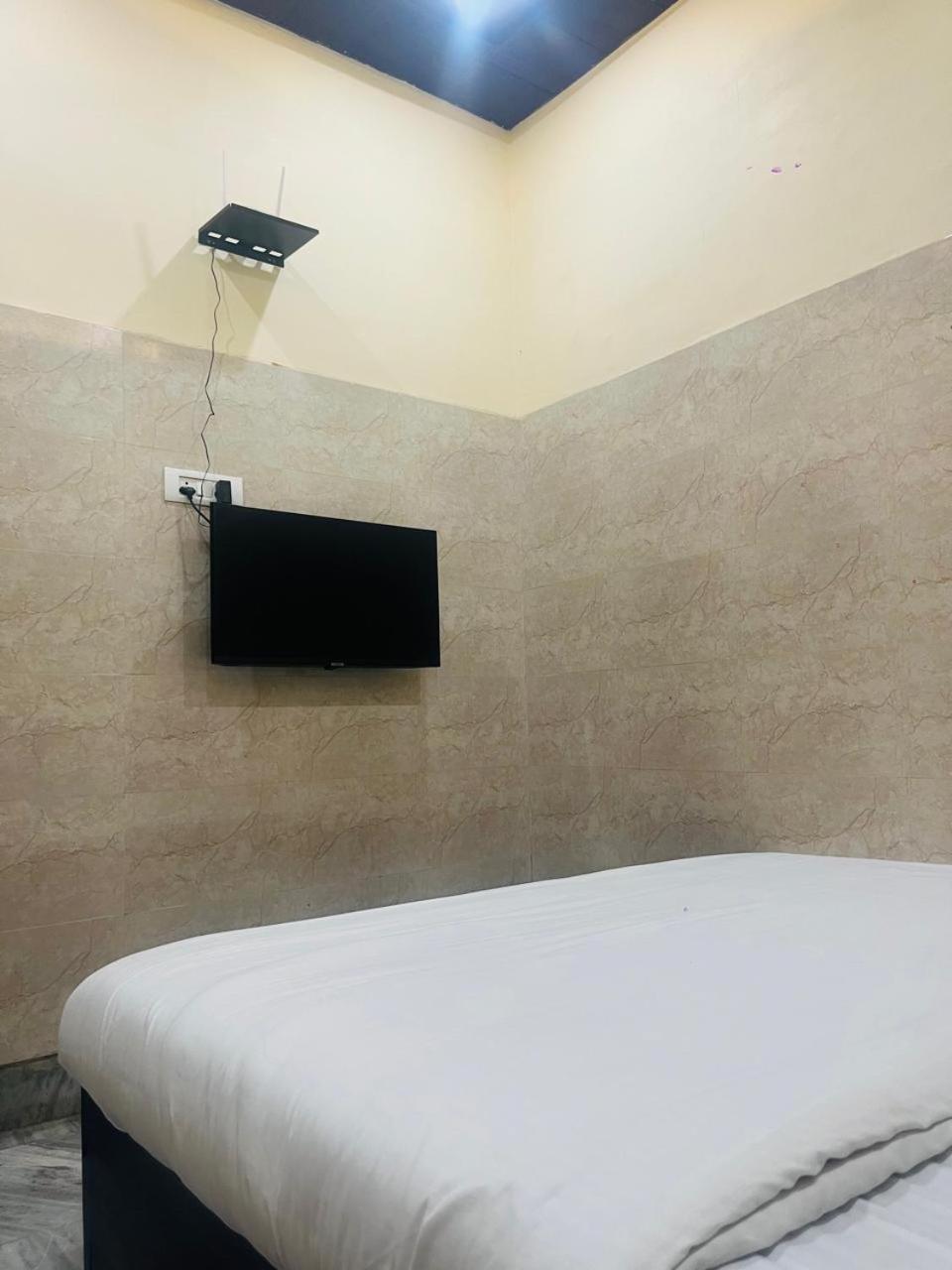 Saroja Paying Guest House Varanasi Exteriör bild
